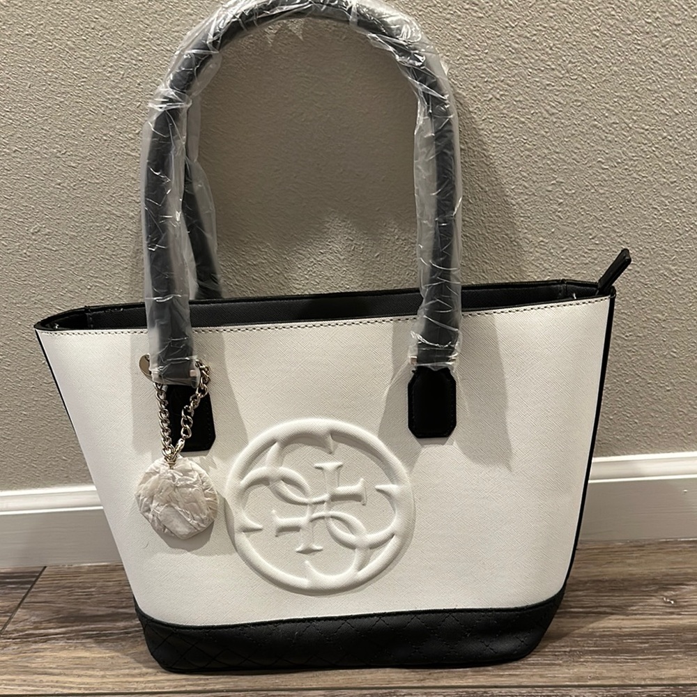 Brand New Guess Bag with Structured Design